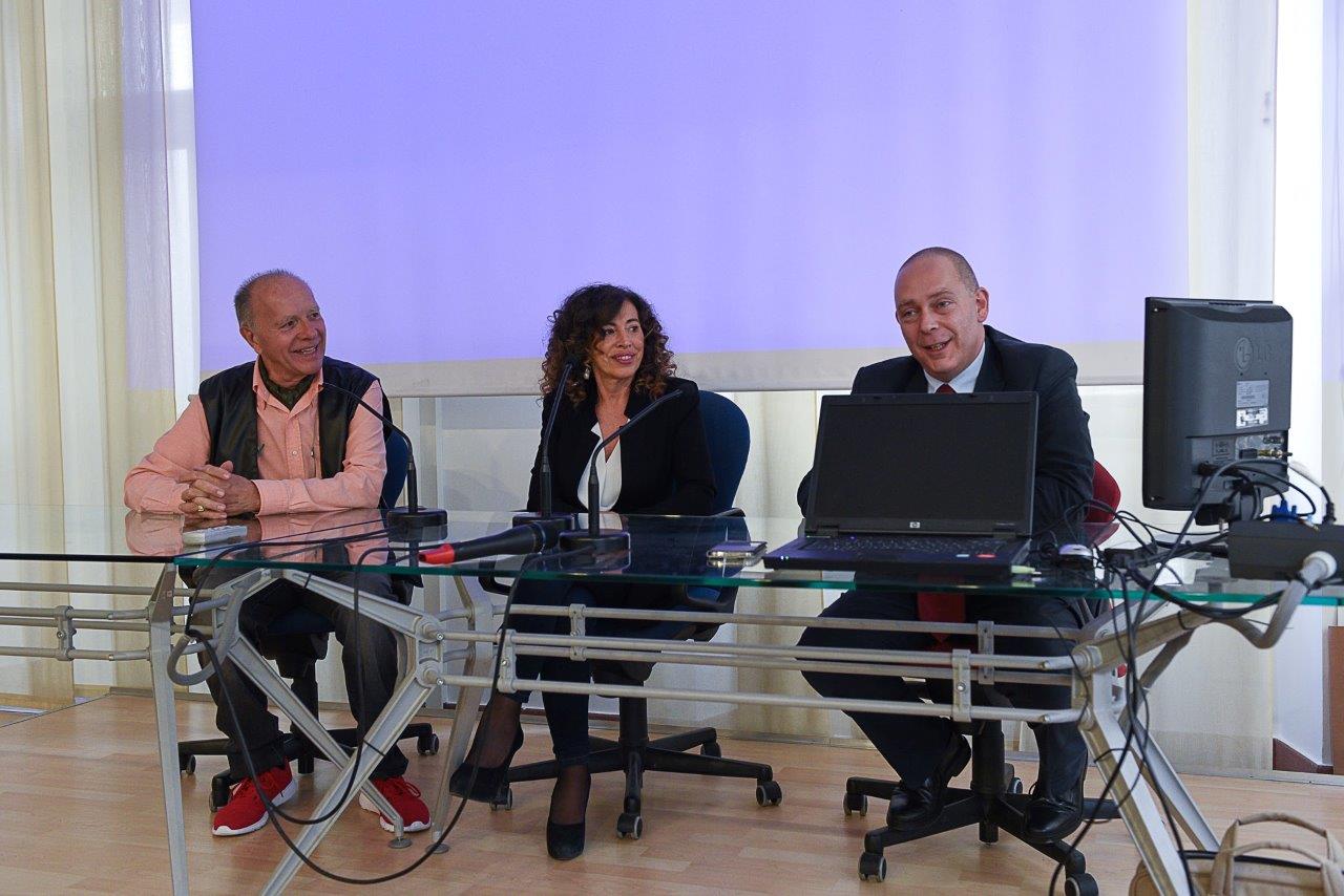 IL CONSOLE RUSSO NELLE MARCHE PRESENZIA ALLA MOSTRA DI SANDRO CARLONI