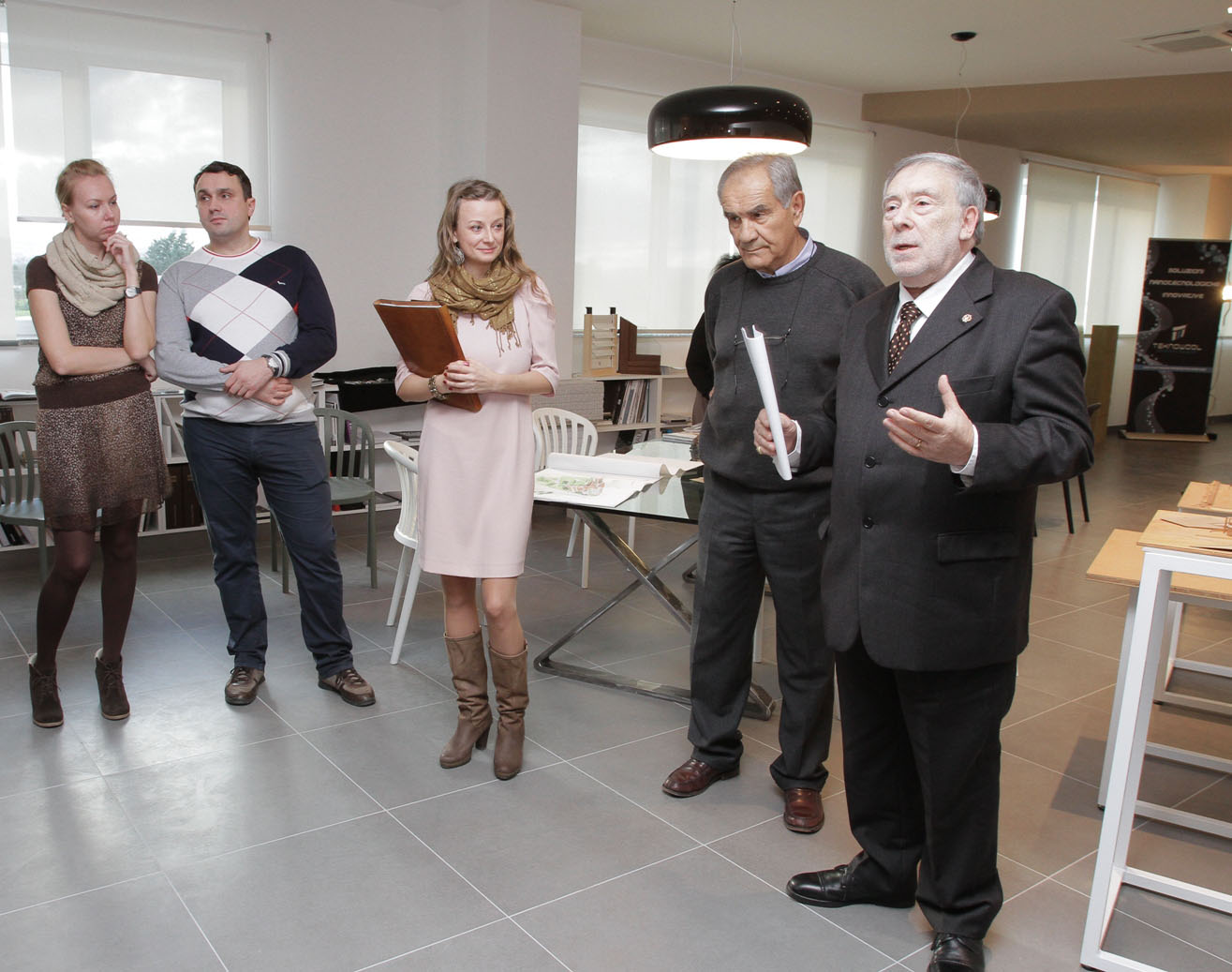 DELEGAZIONE DI PROFESSIONISTI RUSSI IN VISITA AL CONSORZIO CHILL HOUSE DI JESI