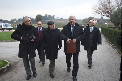 Ambasciatore Russo Meshkov consegna onoreficenza al console Ginesi