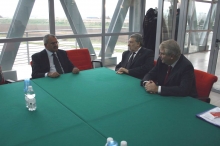 L' Ambasciatore e il Console a colloquio con Roberto Pesaresi Presidente dell' Interporto Marche