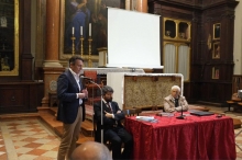 l'intervento di Andrej Jr. Tarkovskij. Alla sua sx Vito Punzi addetto stampa Delegazione Pontificia e Franco Terilli, produttore cinematografico che ha lavorato con Tarkovskij